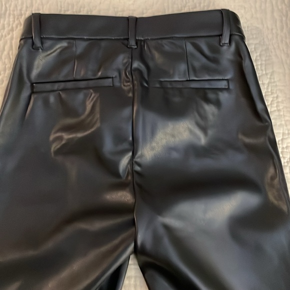 Gap Faux Leather Slim Pants NWT Size 0 - Picture 4 of 7